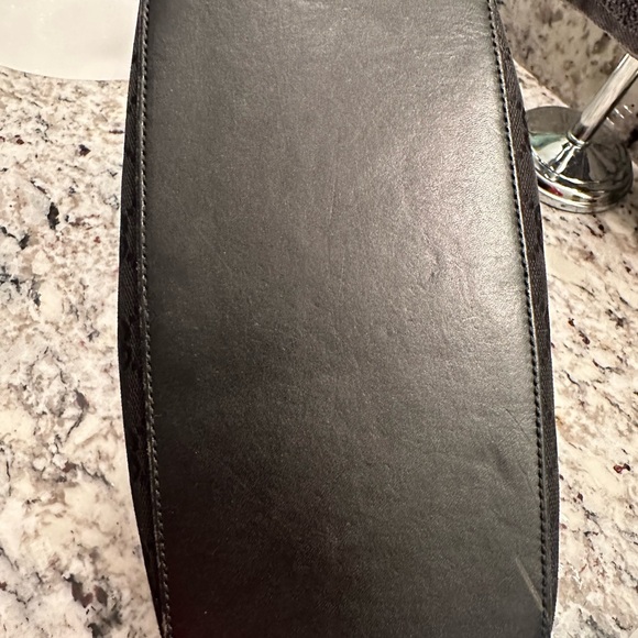 Black Canvas GG Gucci Medium